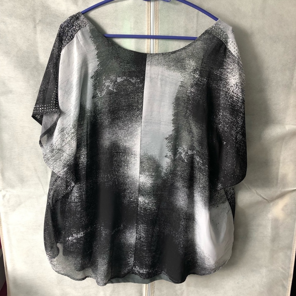 Gray Top - image 2